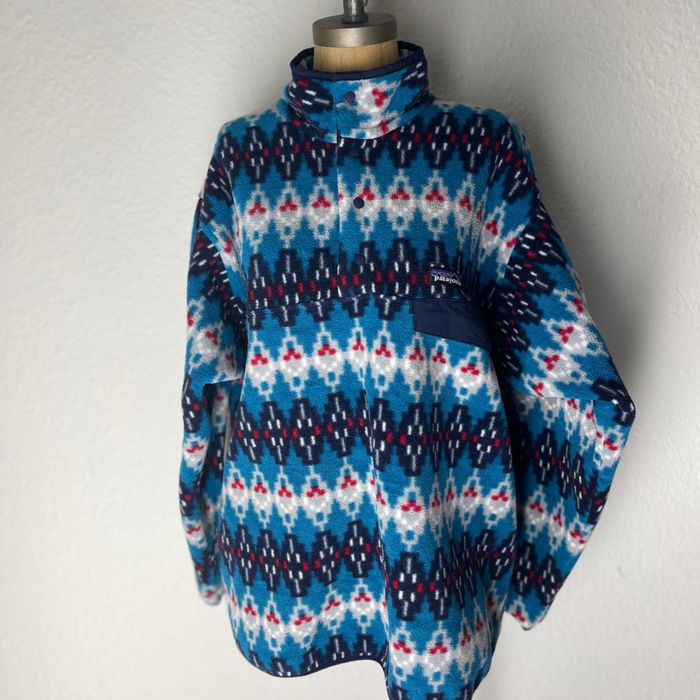 Patagonia Blue and White Patterned Sweater